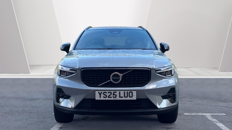 Volvo XC40 2.0 B4P Plus Dark 5dr Auto Petrol Estate